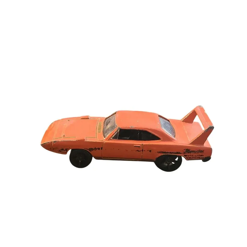 PLYMOUTH SUPERBIRD CHRYSLER GROUP SCALE 1/64 TOY CAR